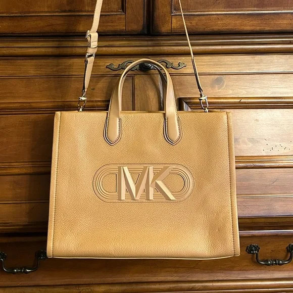 NWT Michael Kors GIGI Caramel Large Logo Jacquard Tote Bag ✨ NWT - Picture 13 of 13